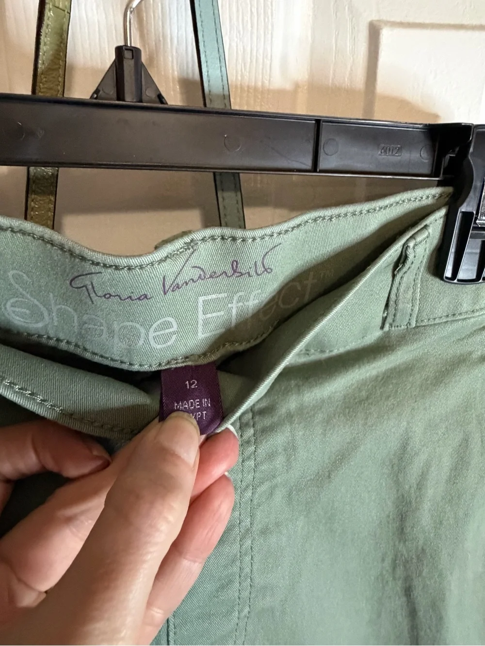 Gloria Vanderbilt Women's Cropped Pants in Sage Green